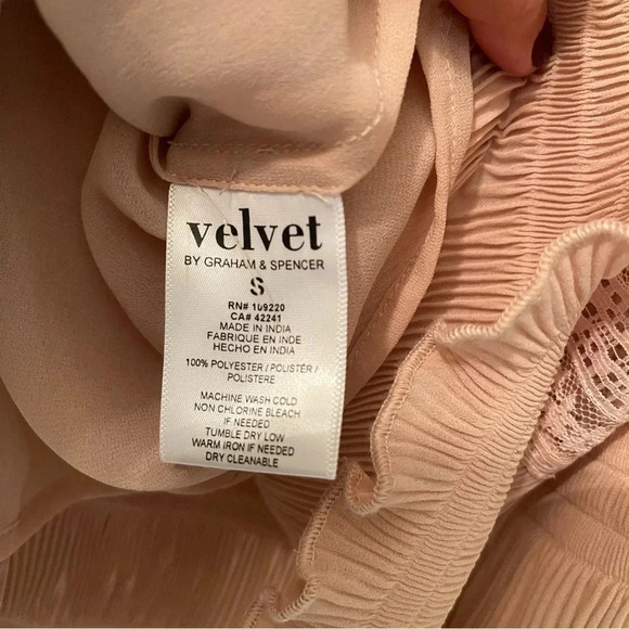 Anthropologie Velvet by Graham & Spencer ruffle & lace top. Small. Blush pink. - Picture 4 of 6